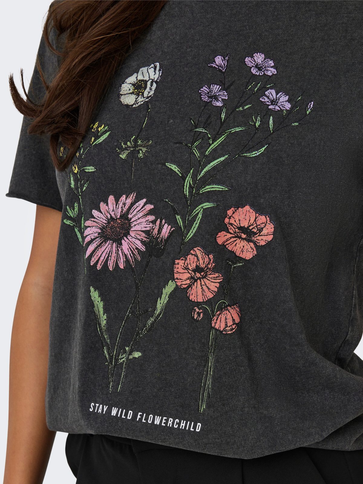 ONLLUCY LIFE S/S TOP Black Flowerchild